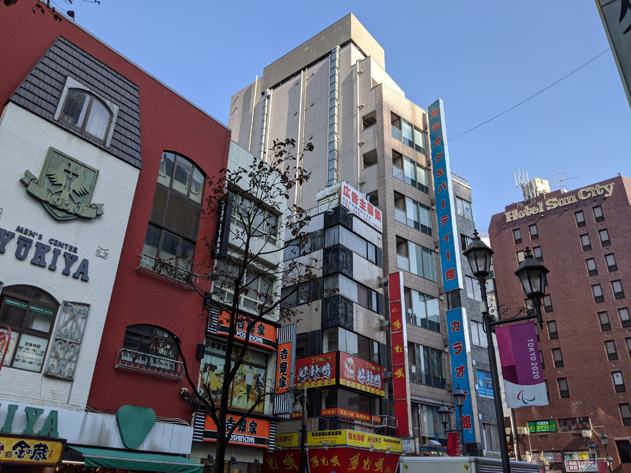 池袋北口店 ビル広告 カラオケ館